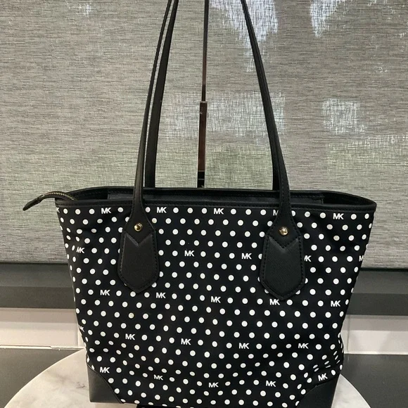 Michael Michael Kors Eva Small Zip Tote - Picture 2 of 7